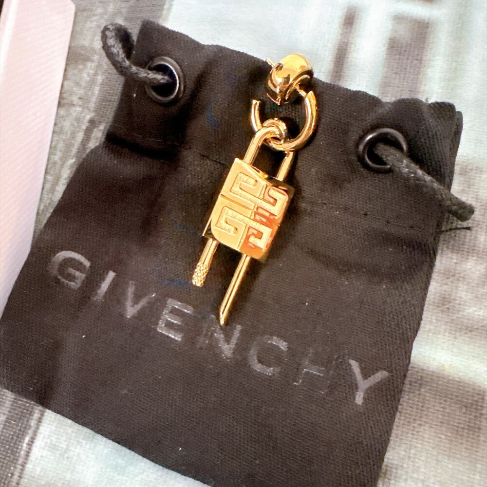 Givenchy BN104UF003 4G Lock Single Hoop Earring Gold Brass Made in Italy NIB